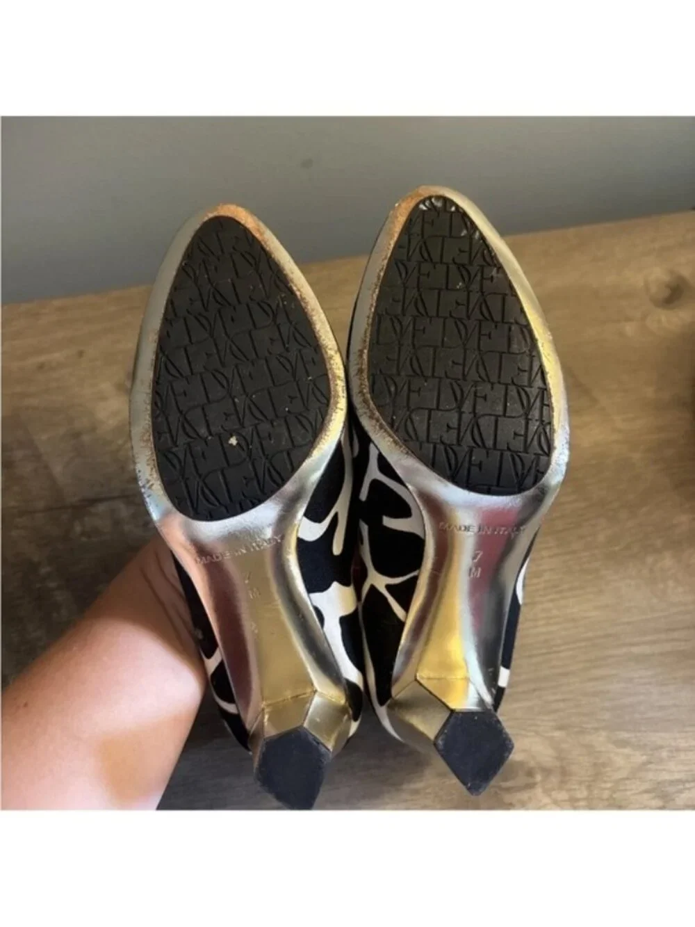 Diane Von Furstenberg Women's Black White Print Pump Heels Shoes Gold Heel 7M - Picture 9 of 14